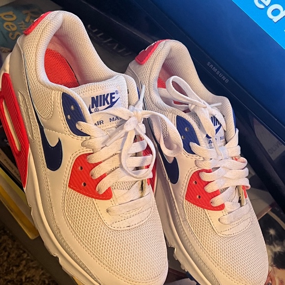 Nike size 7.5 - Picture 1 of 6